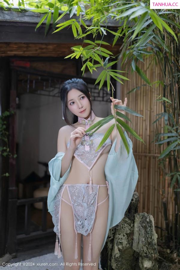 鱼子酱fish  [XiuRen]高清写真图 2024.04.19 No.8428 鱼子酱Fish 美腿性感第4张图片